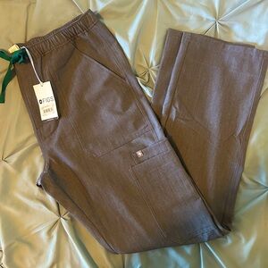 Figs Cairo Cargo Scrub Pants- Graphite NWT
